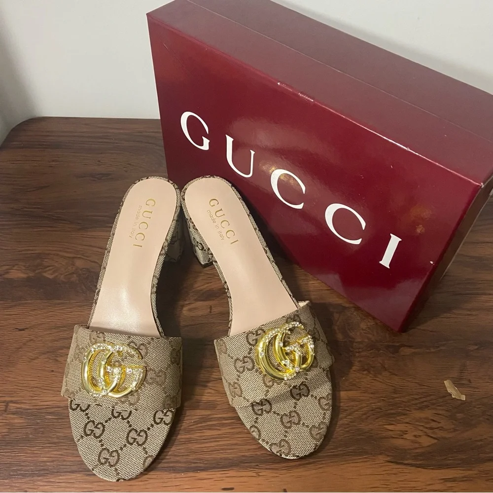Gucci Women's Beige Slide Sandals - Picture 2 of 6